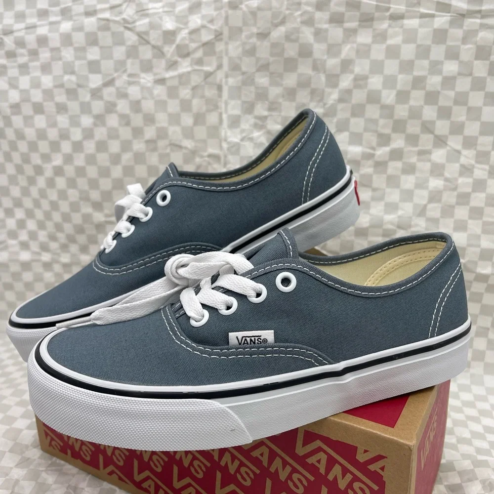 Vans Men’s Authentic
Color Theory Stormy Weather
VN000EGARV2 Sneakers - Picture 9 of 16